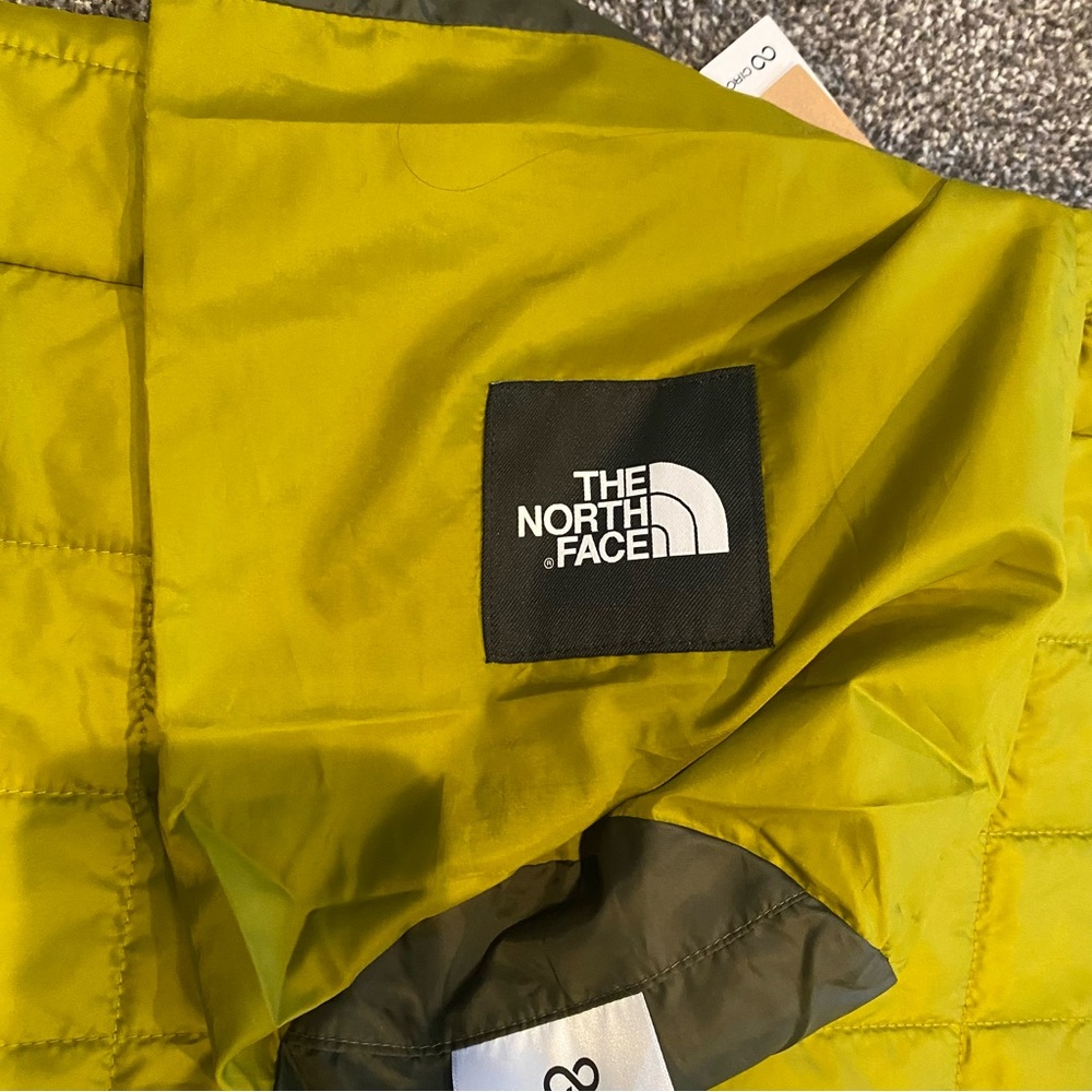 The North Face Circaloft Jacket - Packable Rain Puffer Coat - Picture 7 of 10